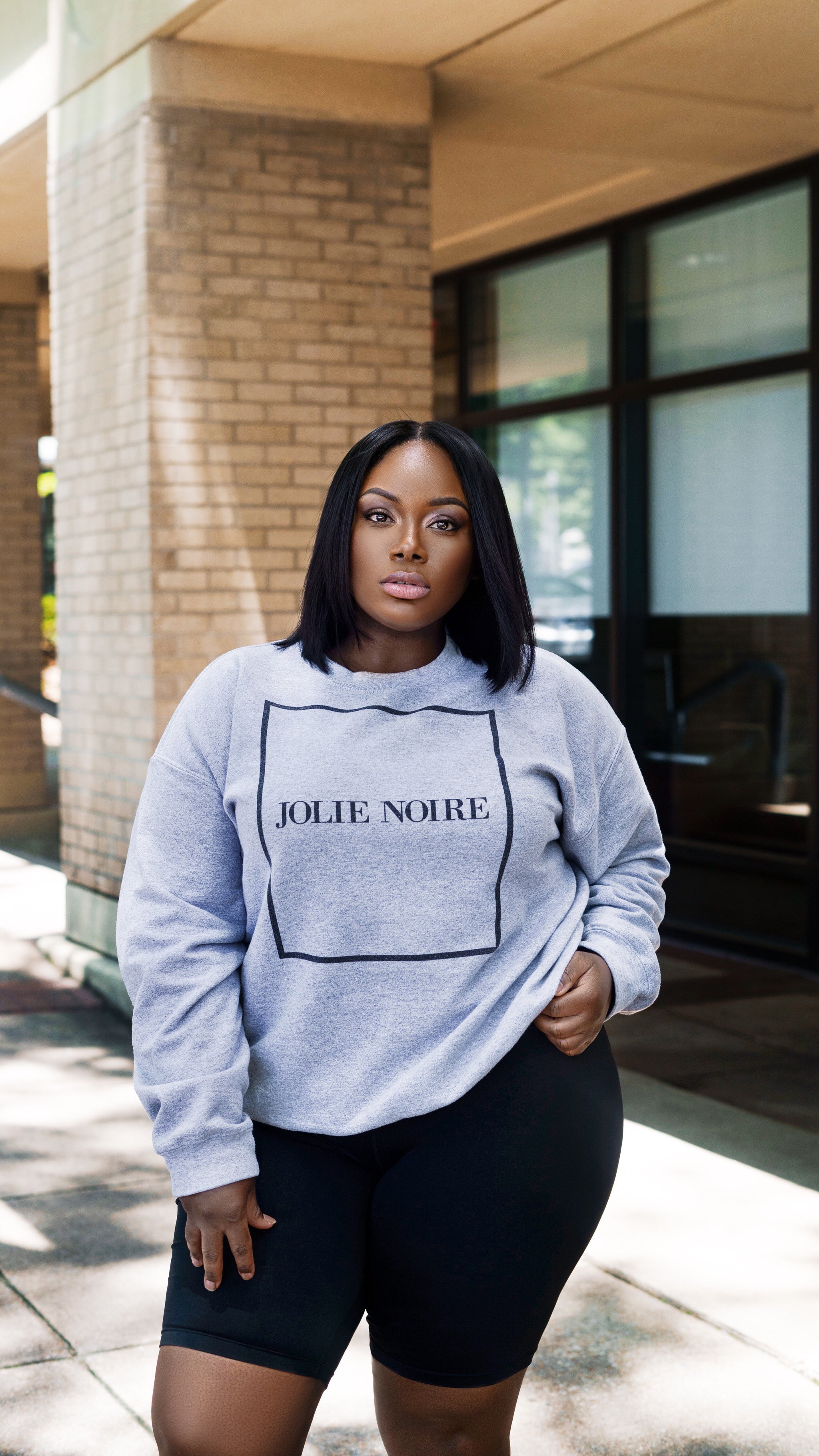 JOLIE NOIRE SIGNATURE SWEATSHIRT